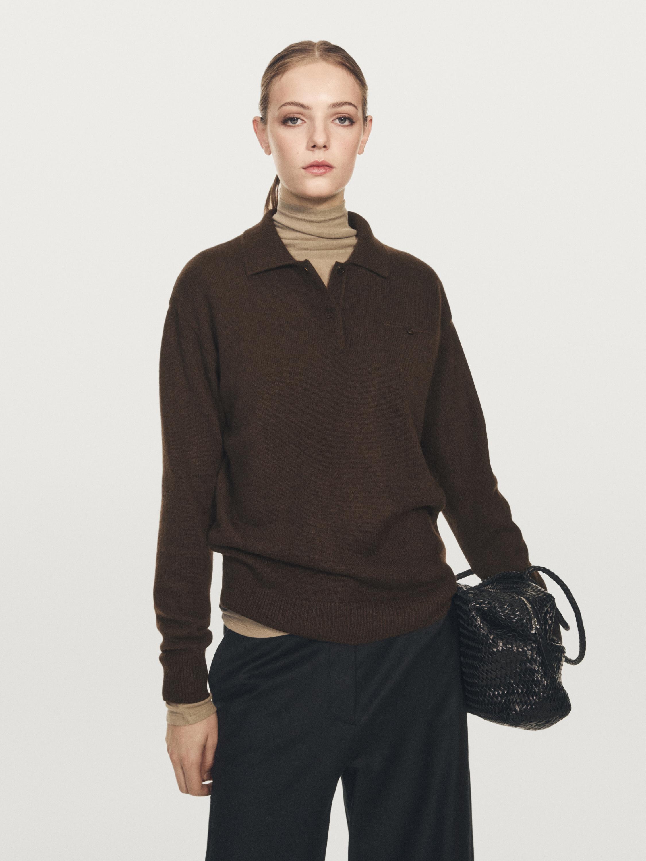 100% cashmere sweater with pocket detail